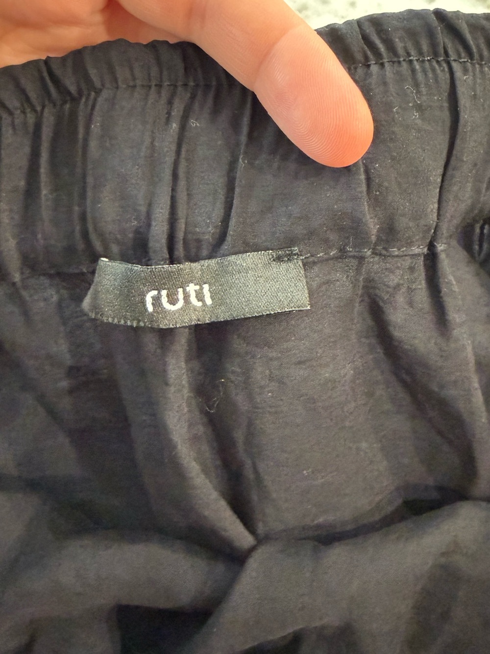 Ruti The Light Poplin Go-To Skirt Black Drapey Elastic Waist Pockets Size Large - Picture 9 of 11